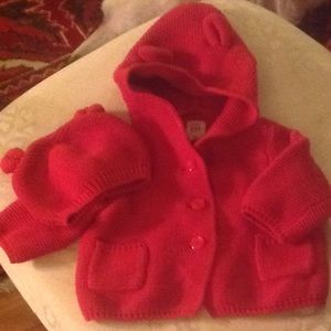 Adorable red knit baby gap hooded sweater with cap